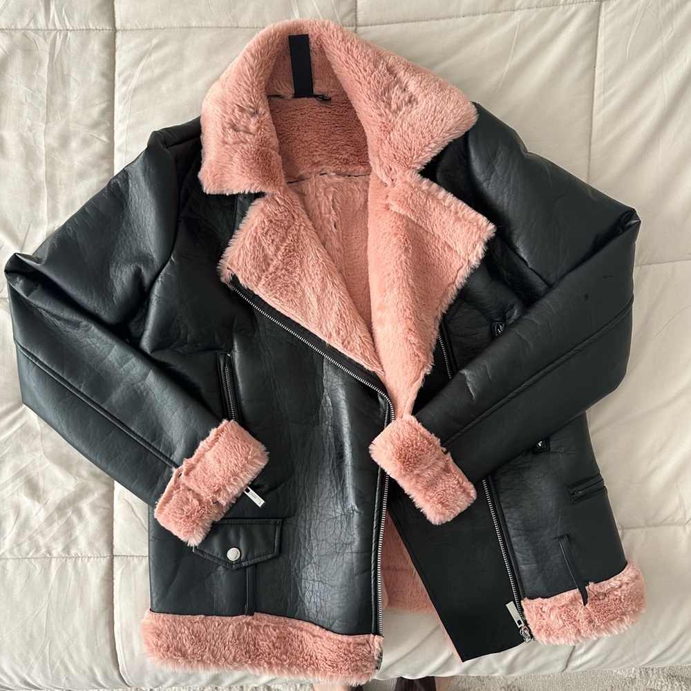 NEW WITHOUT TAGS- Vegan leather Jacket with faux fur lining